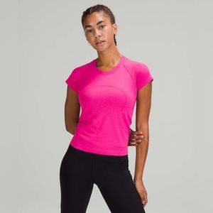 Swiftly Tech Short Sleeve 2.0 Race Length sonic pink